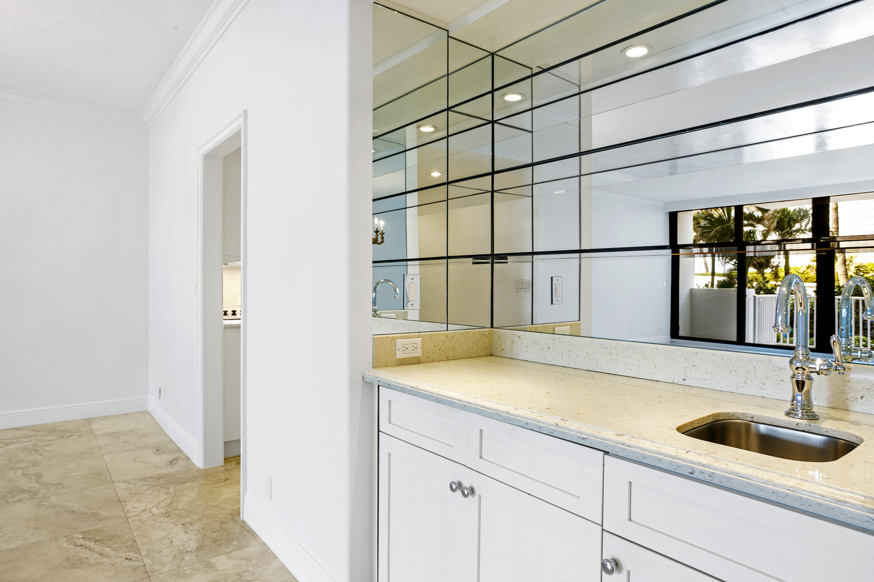 330 S Ocean Boulevard E1