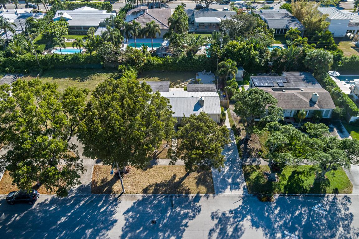 240 Forest Hill Boulevard