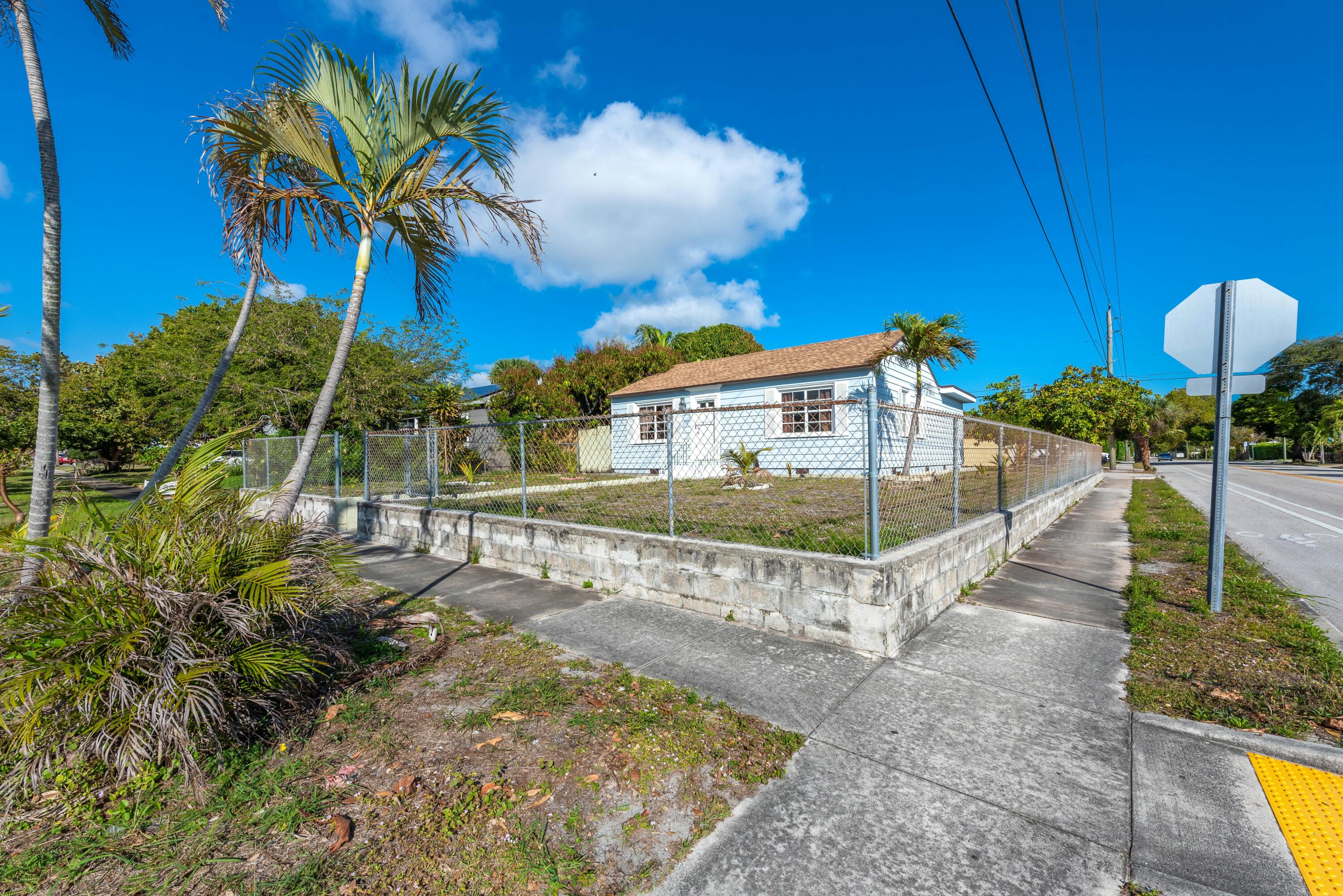 801 Summit Boulevard