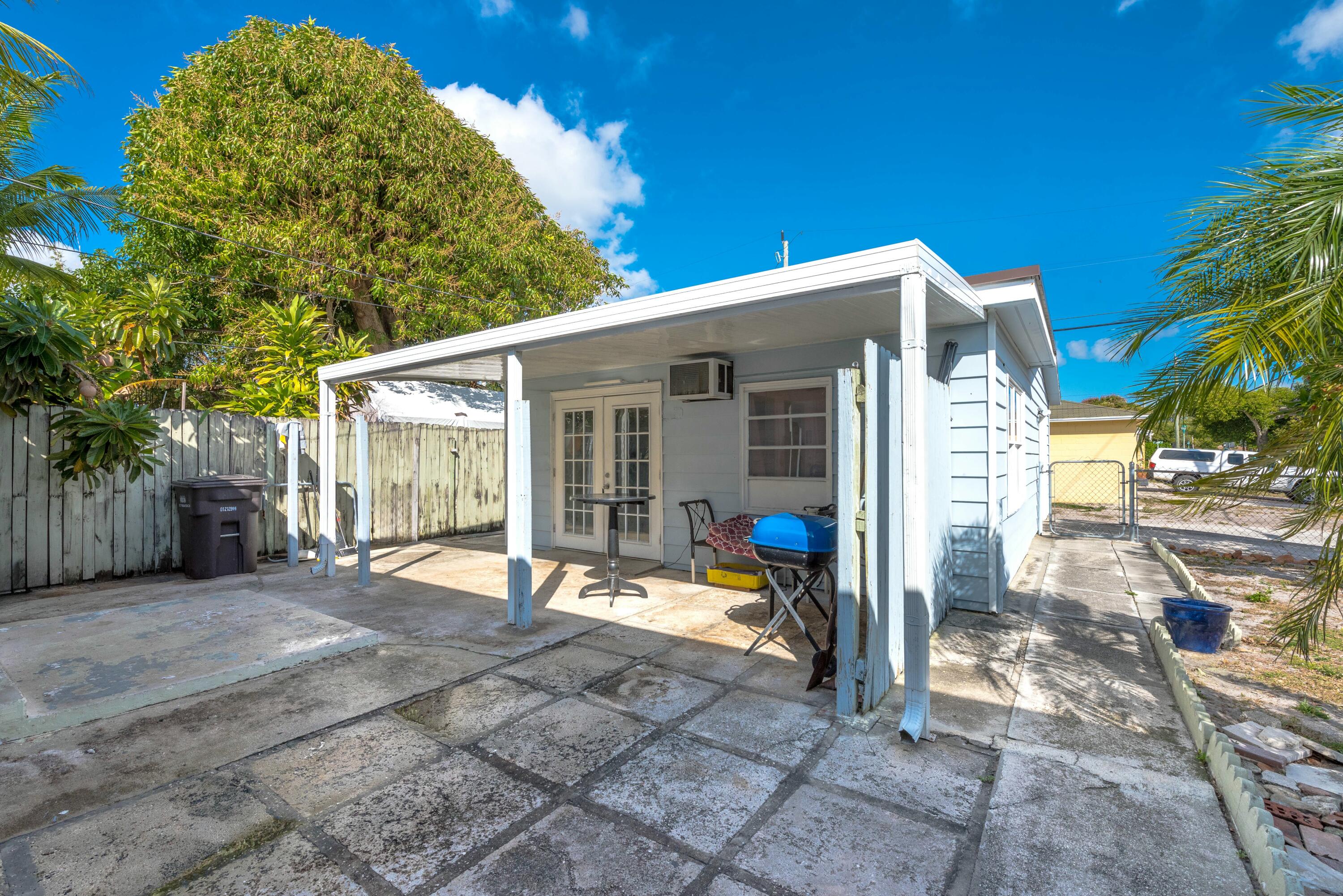 801 Summit Boulevard