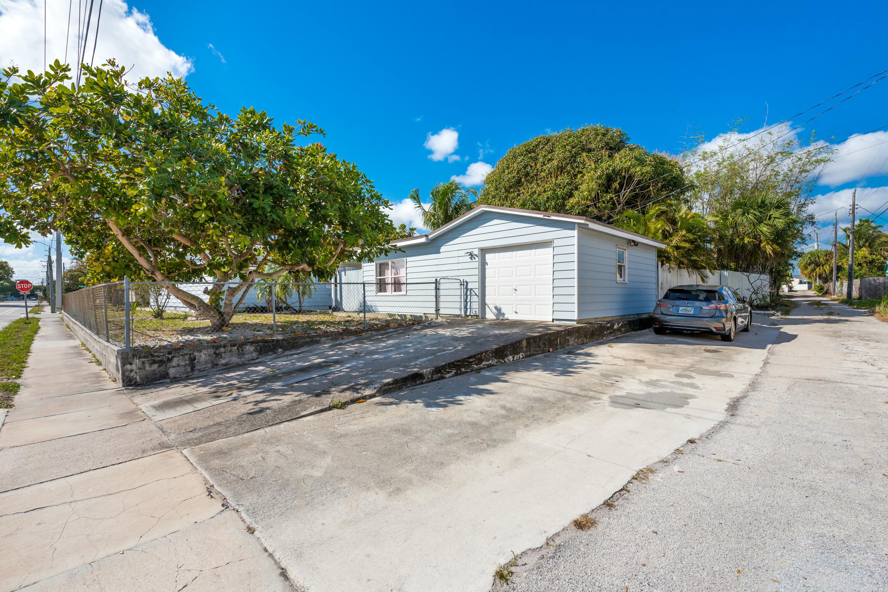 801 Summit Boulevard