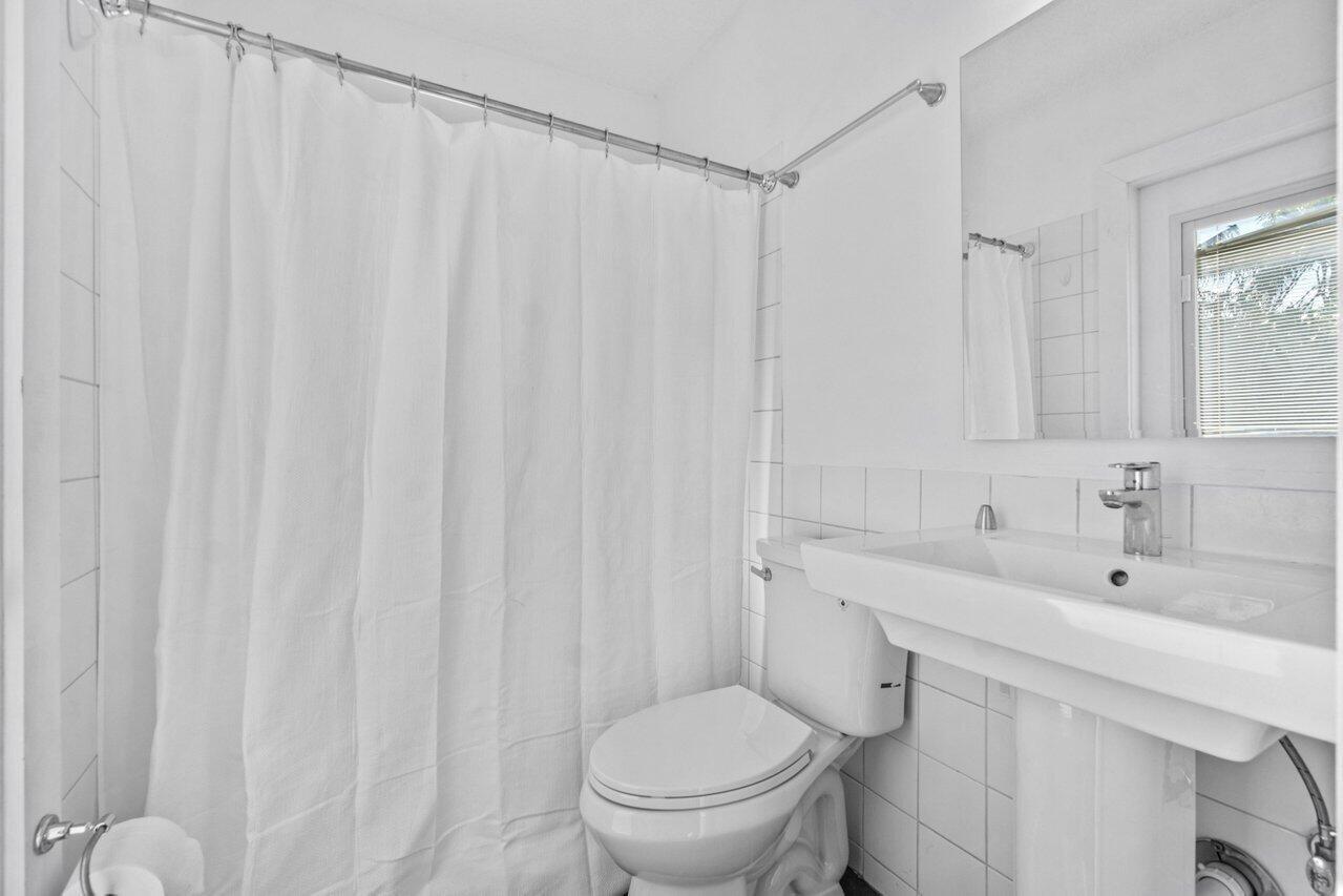 240 Forest Hill Boulevard