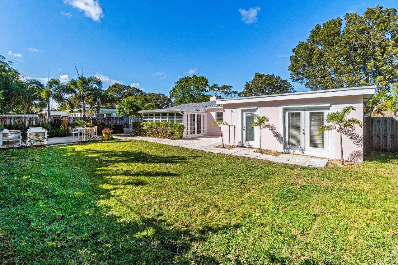 240 Forest Hill Boulevard