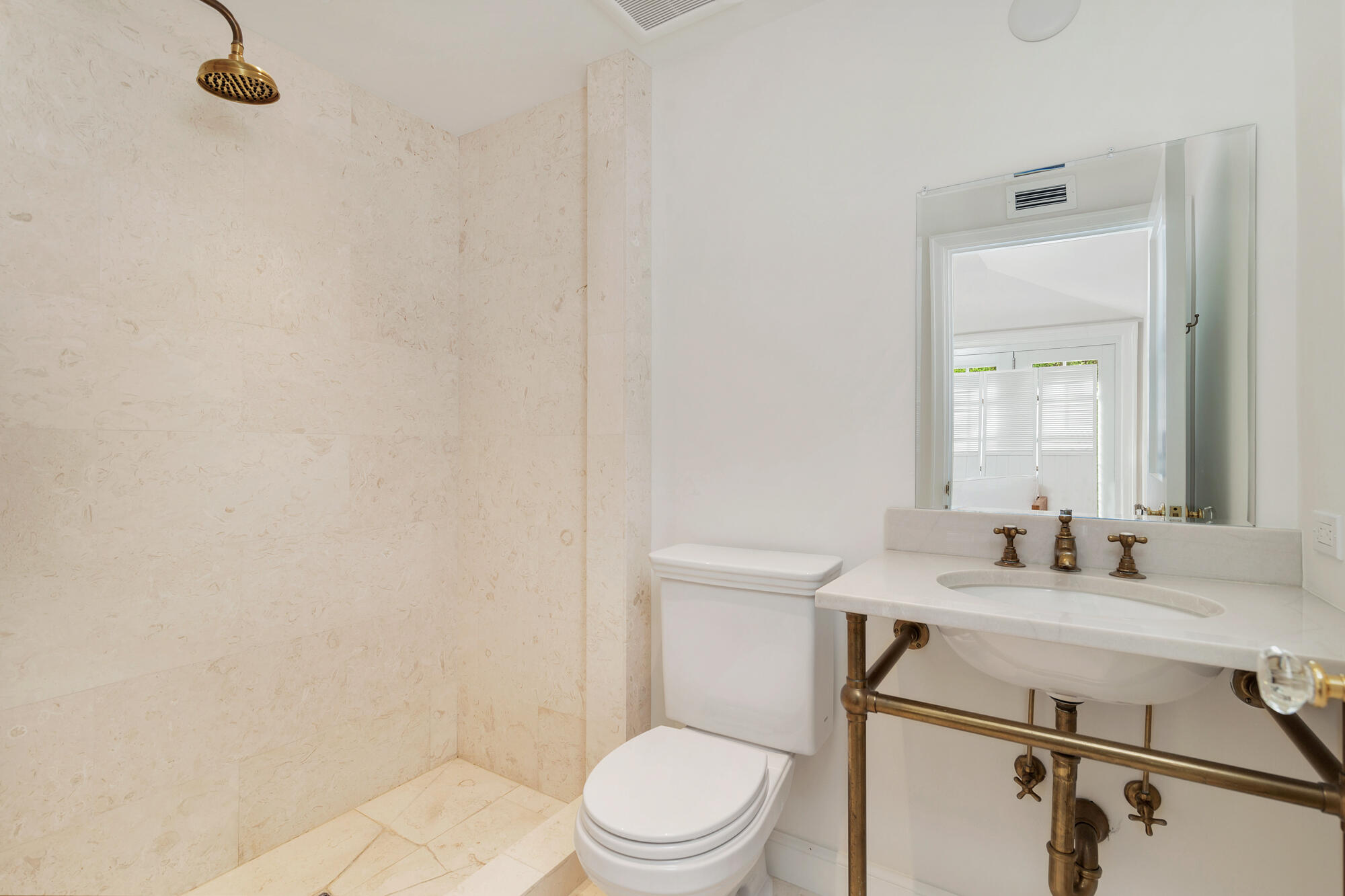 173 Peruvian Avenue 3