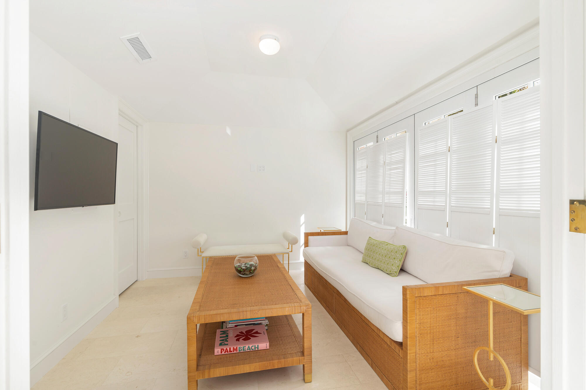 173 Peruvian Avenue 3