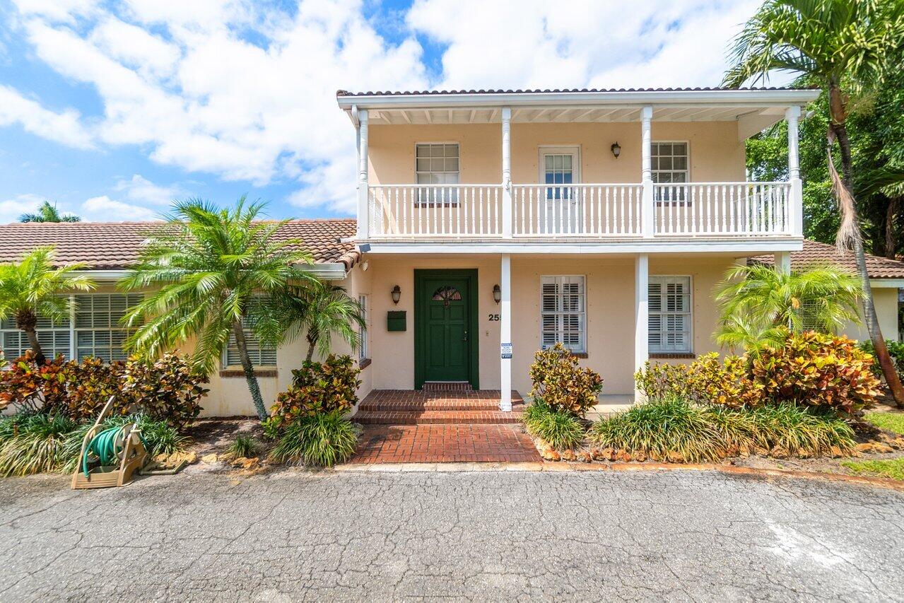 255 Russlyn Drive