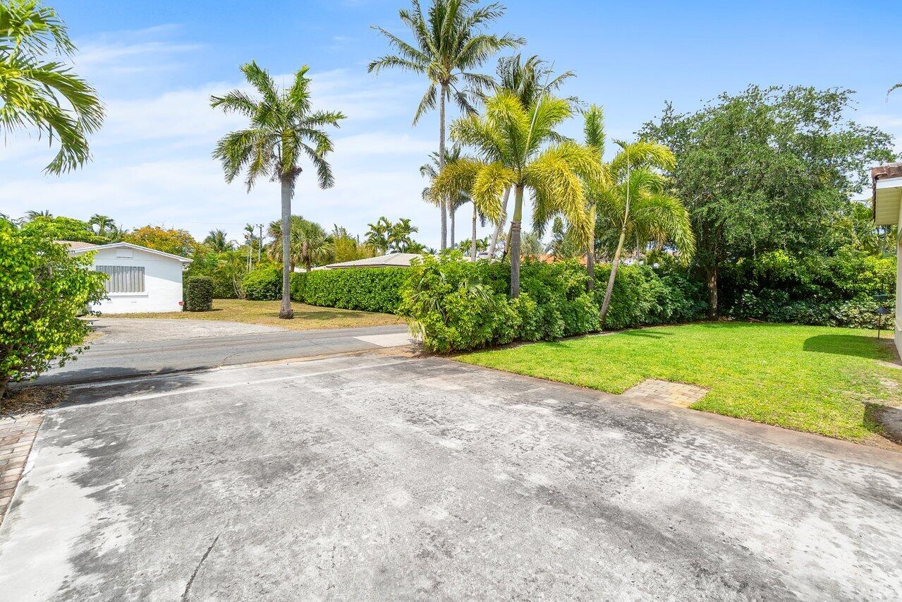 255 Russlyn Drive