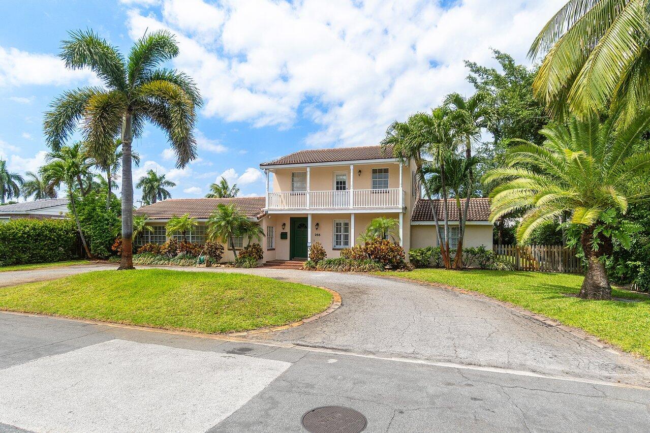 255 Russlyn Drive