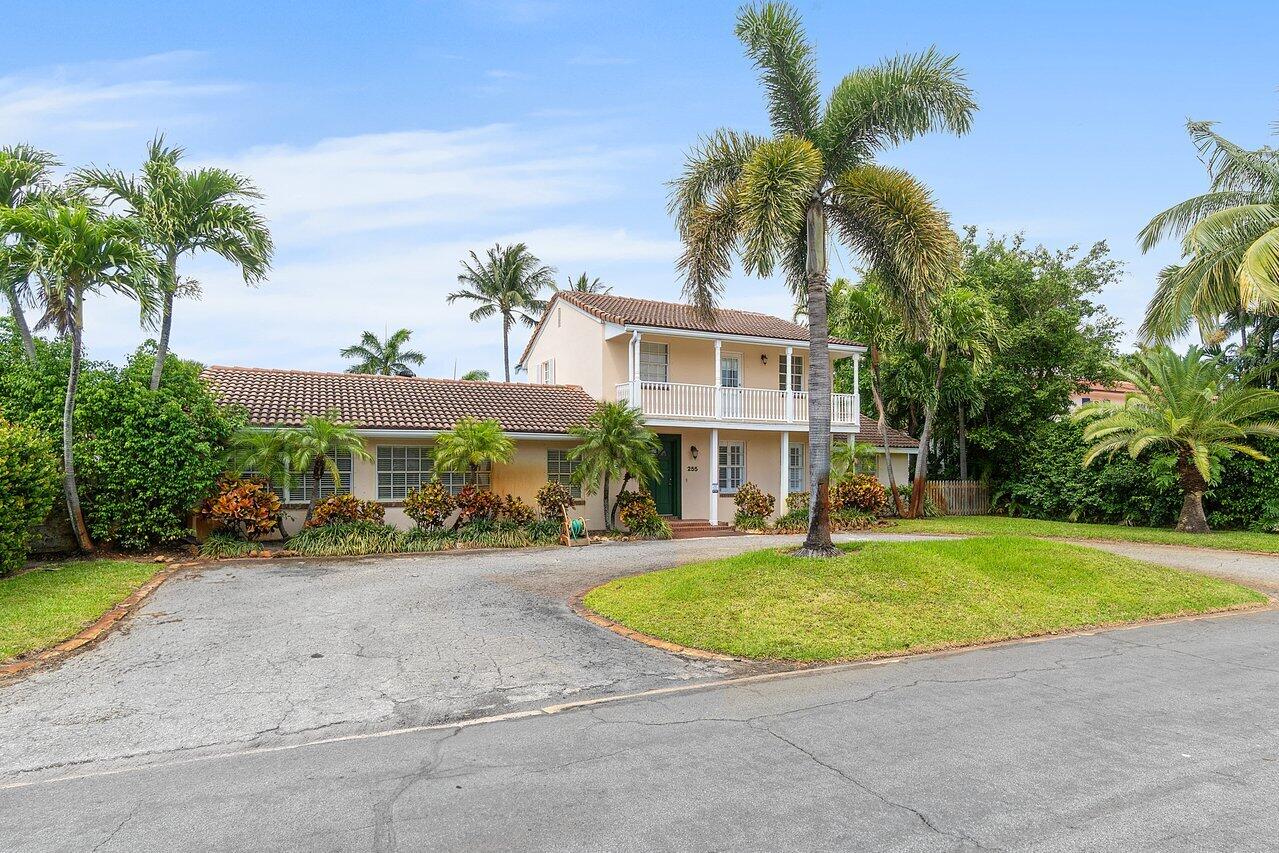 255 Russlyn Drive