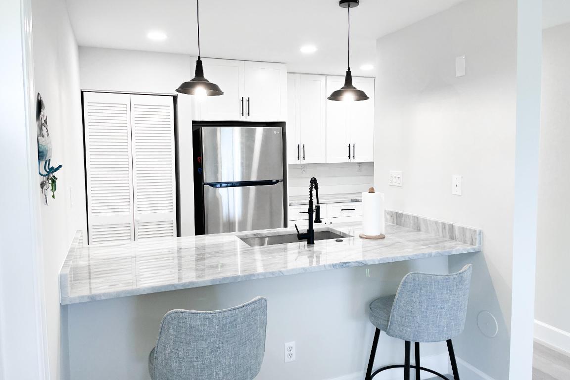 1550 S Ocean Drive 19