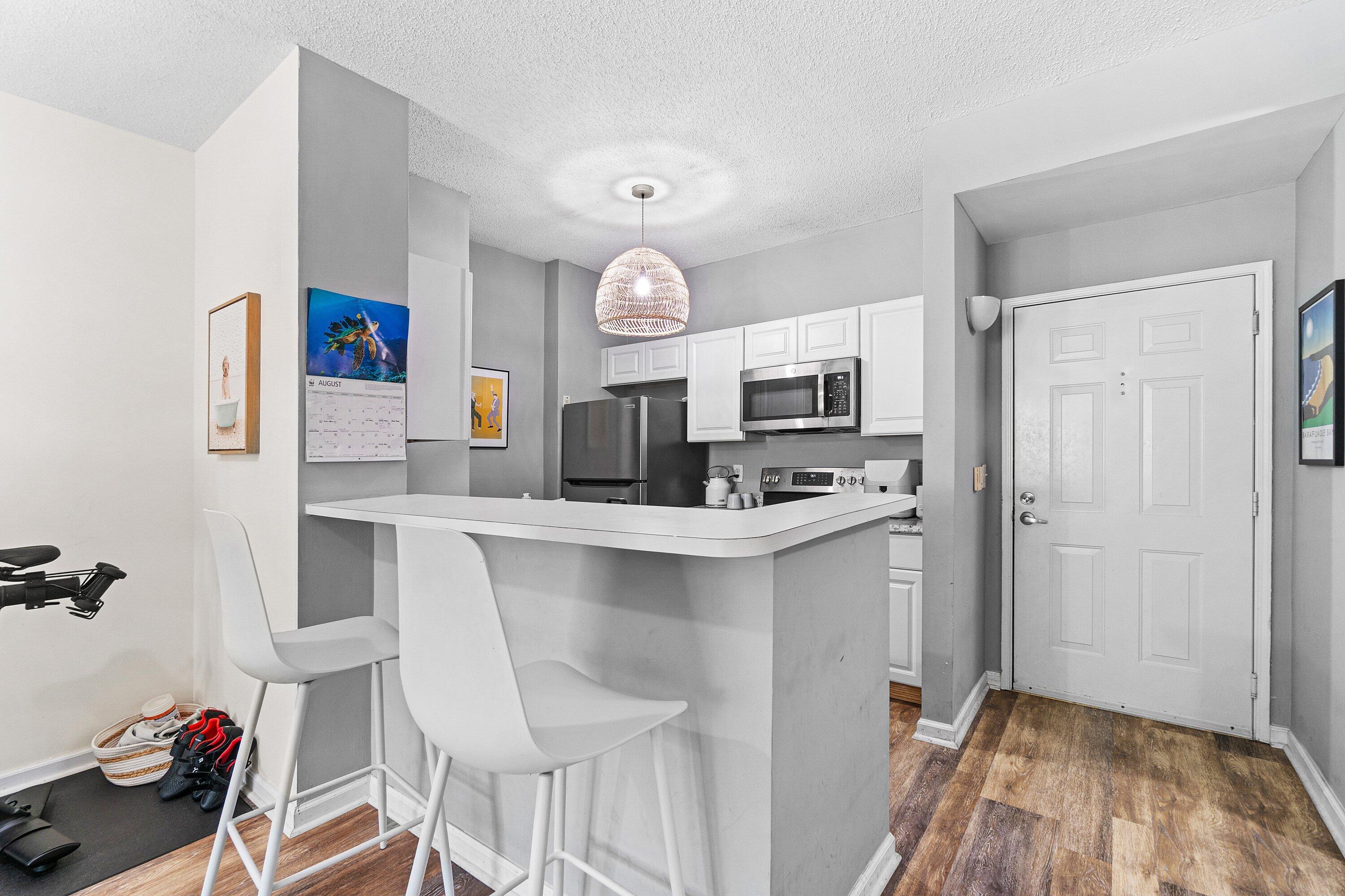 630 S Sapodilla Avenue 123