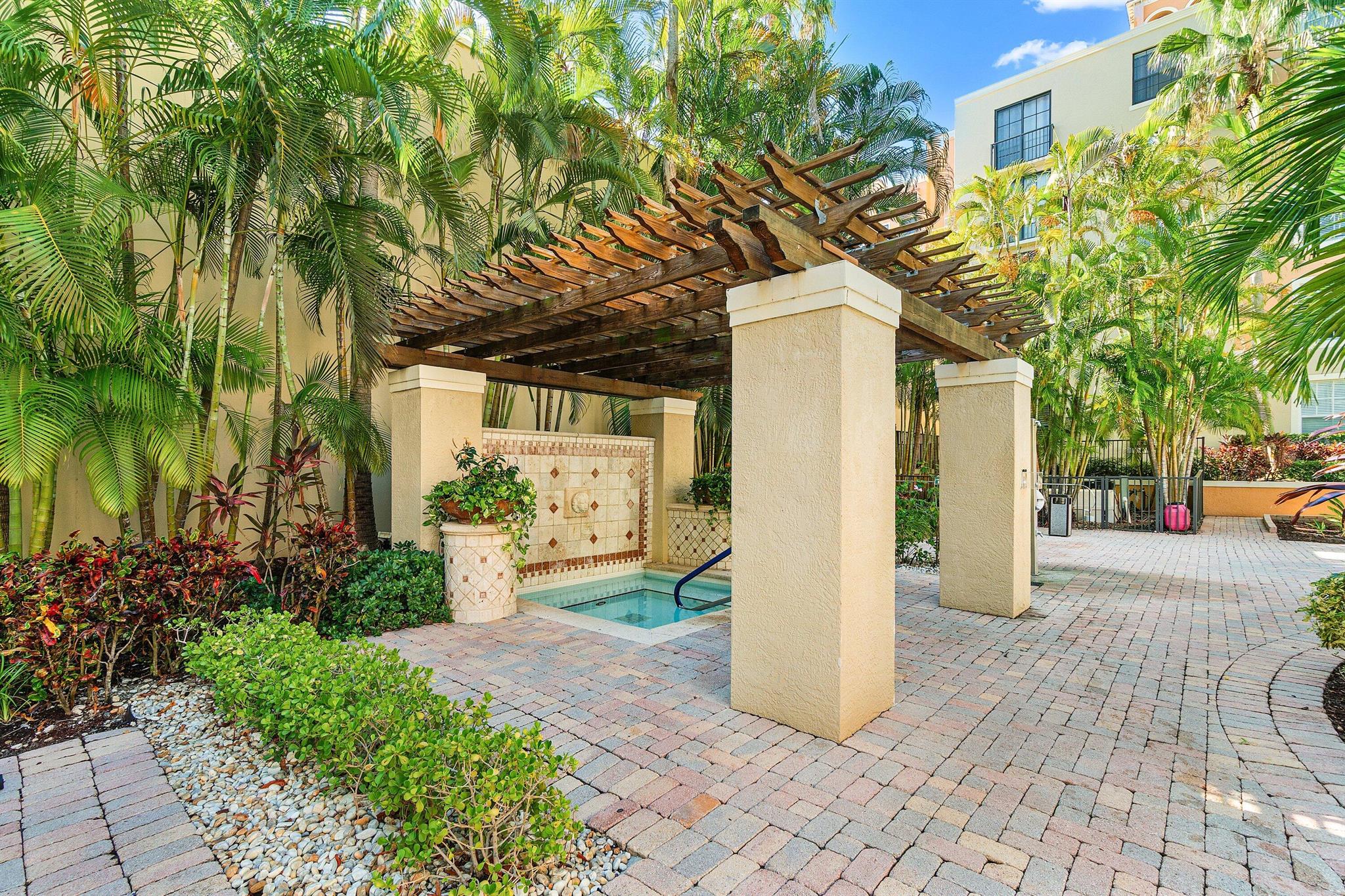 630 S Sapodilla Avenue 123