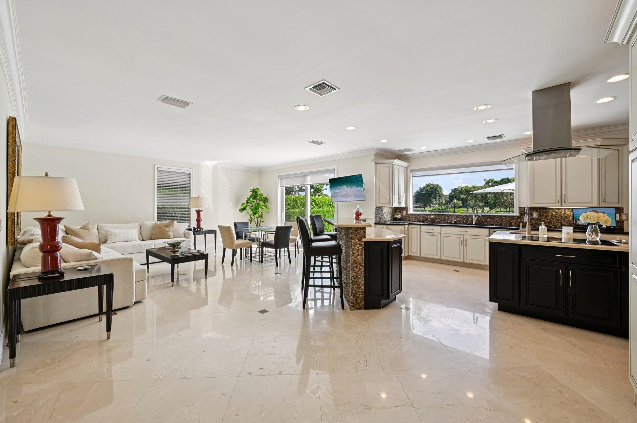 257 N Country Club Drive