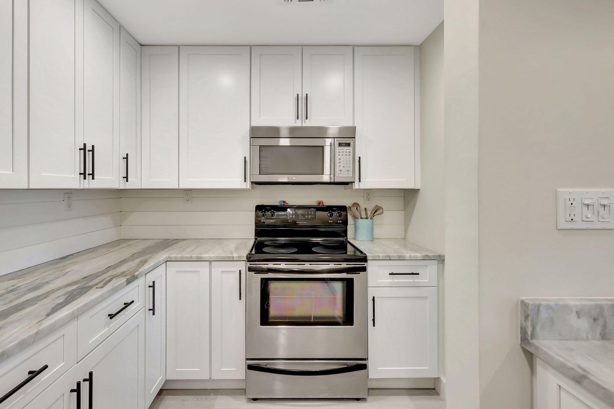 1550 S Ocean Drive D-19