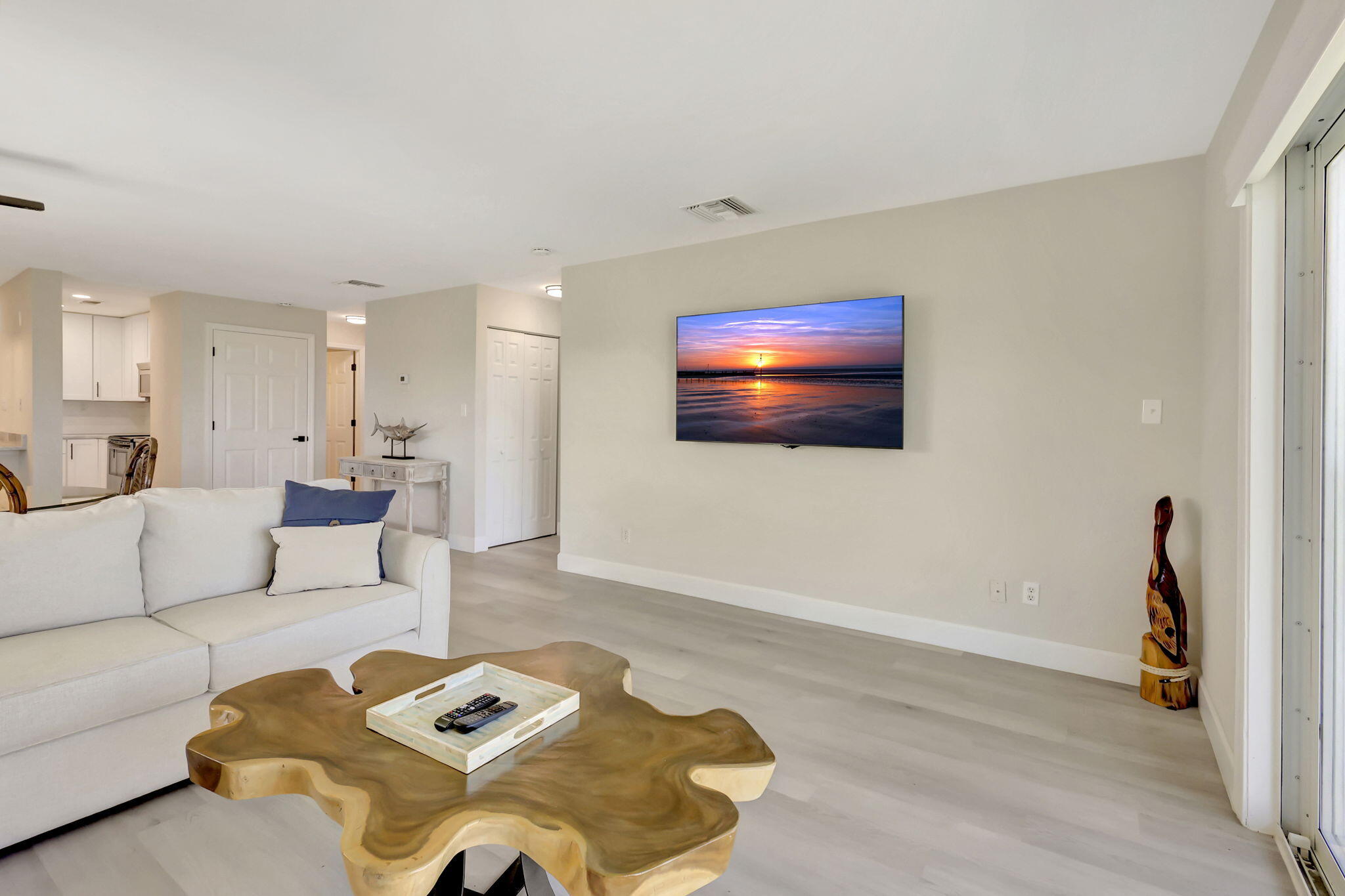 1550 S Ocean Drive D-19