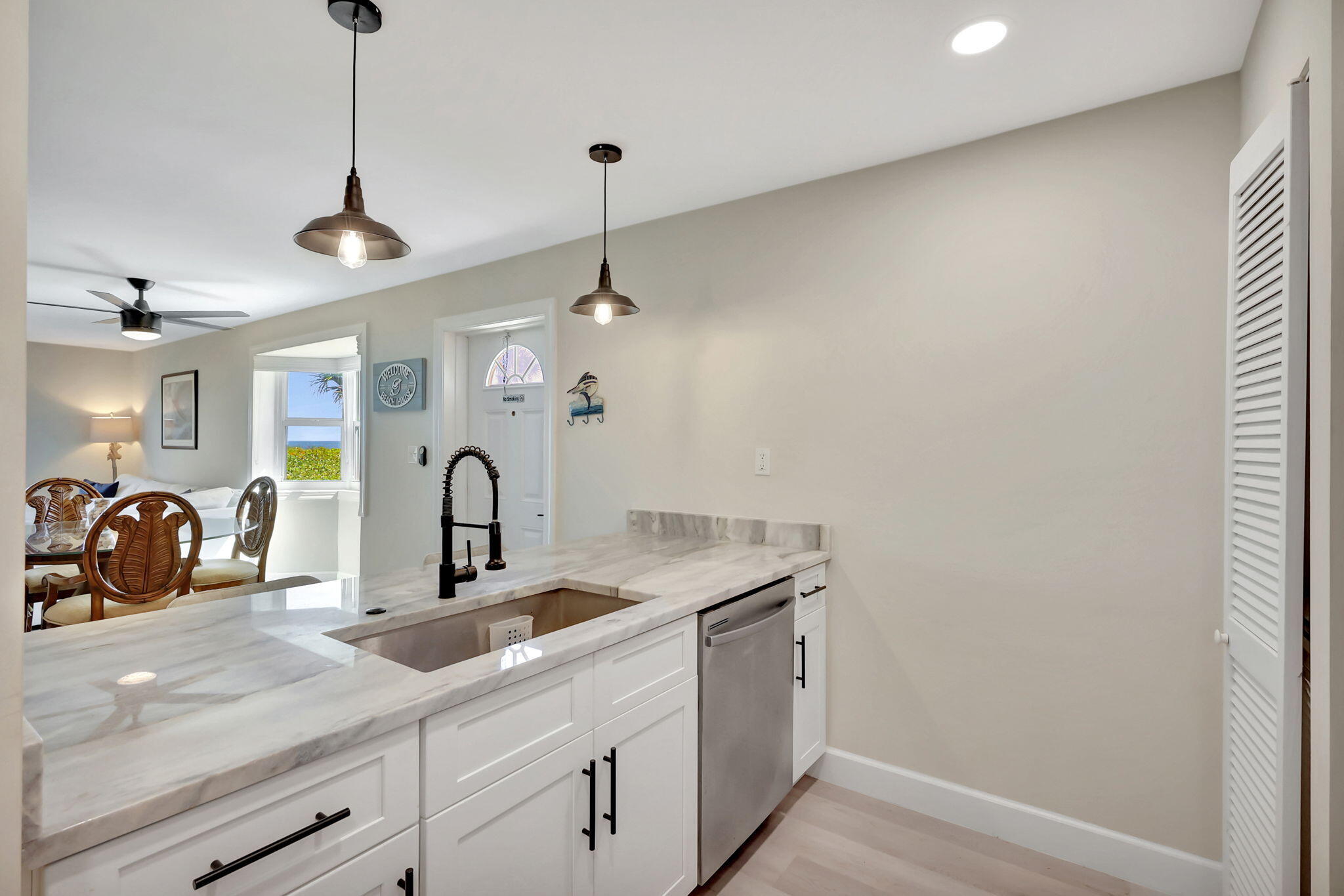 1550 S Ocean Drive D-19