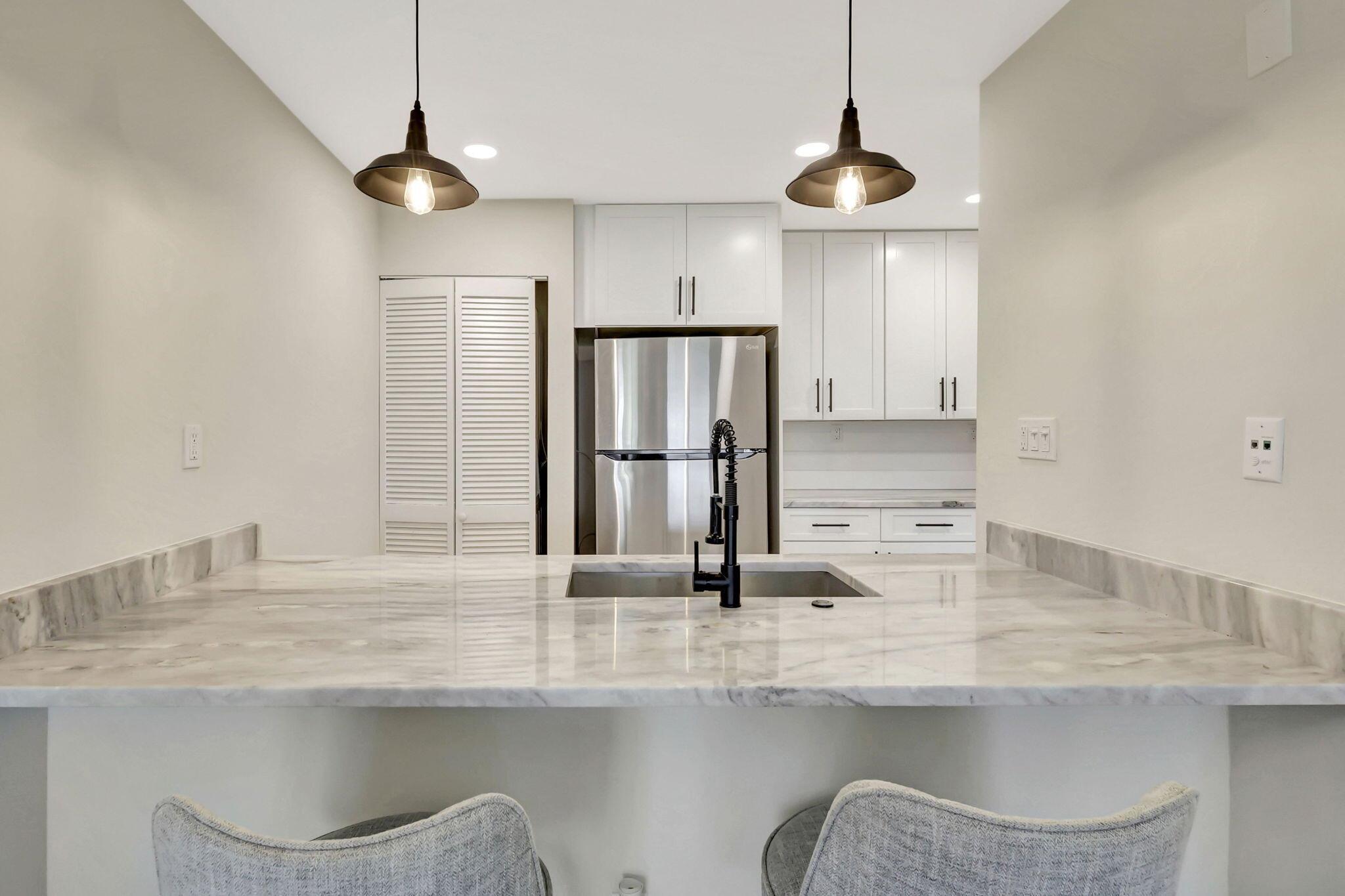 1550 S Ocean Drive D-19