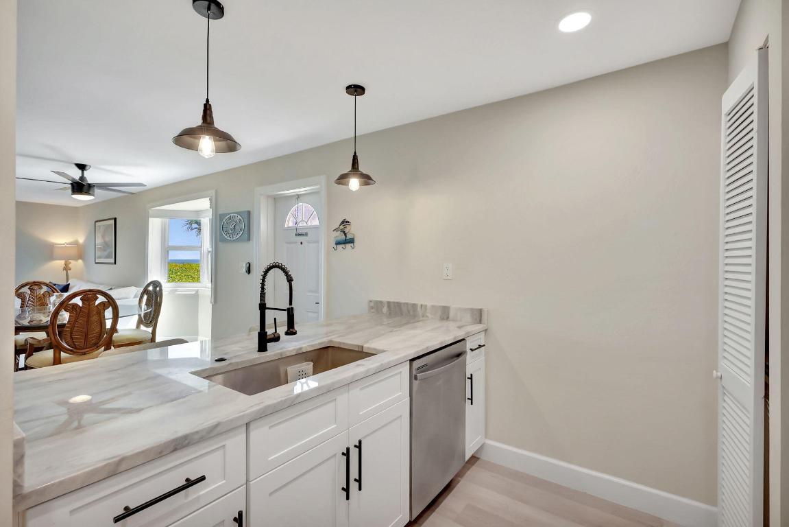 1550 S Ocean Drive D-19