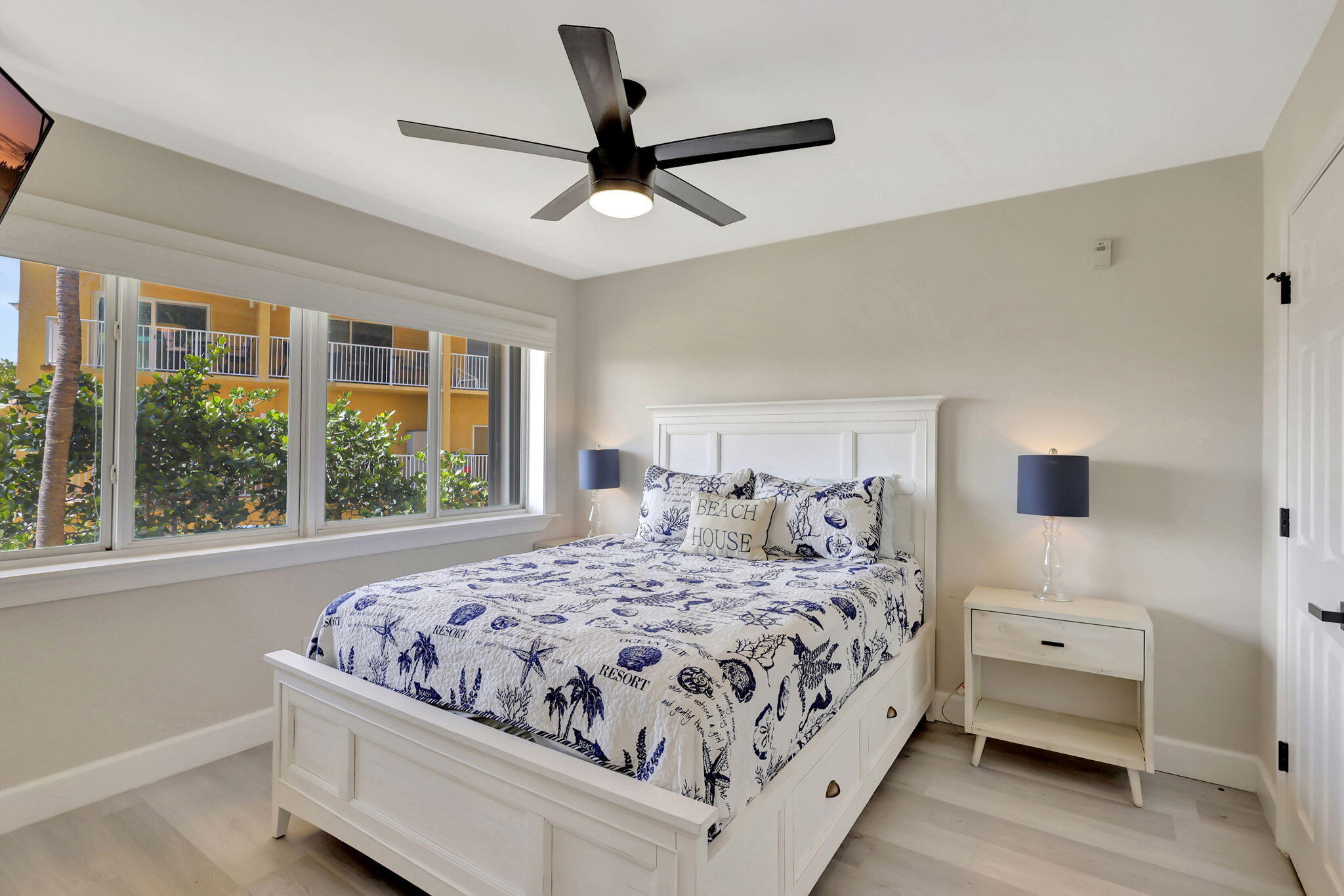 1550 S Ocean Drive D-19