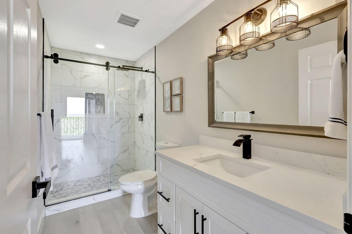 1550 S Ocean Drive D-19