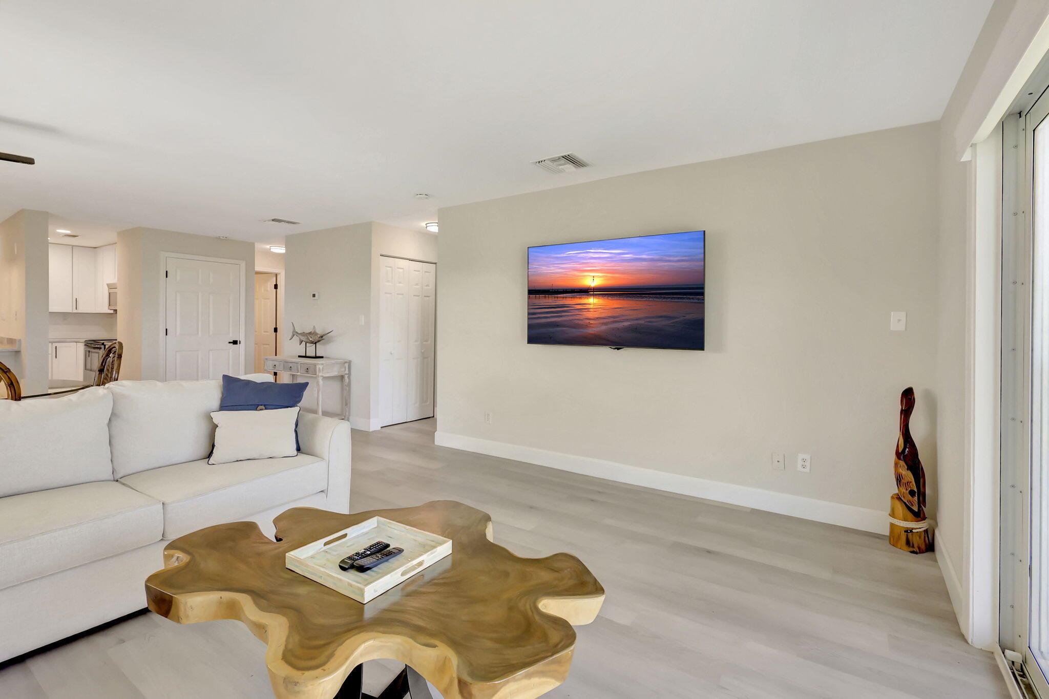 1550 S Ocean Drive D-19