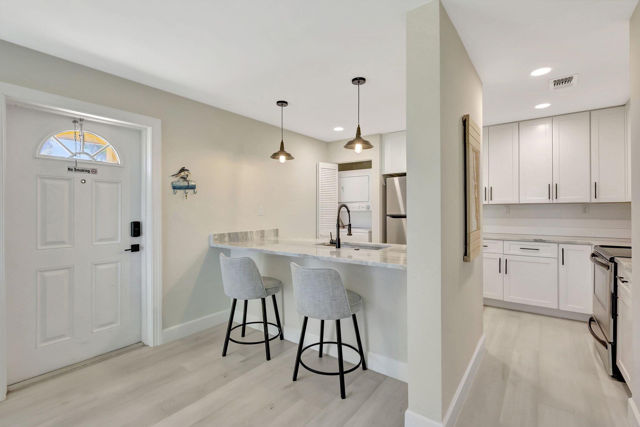 1550 S Ocean Drive D-19