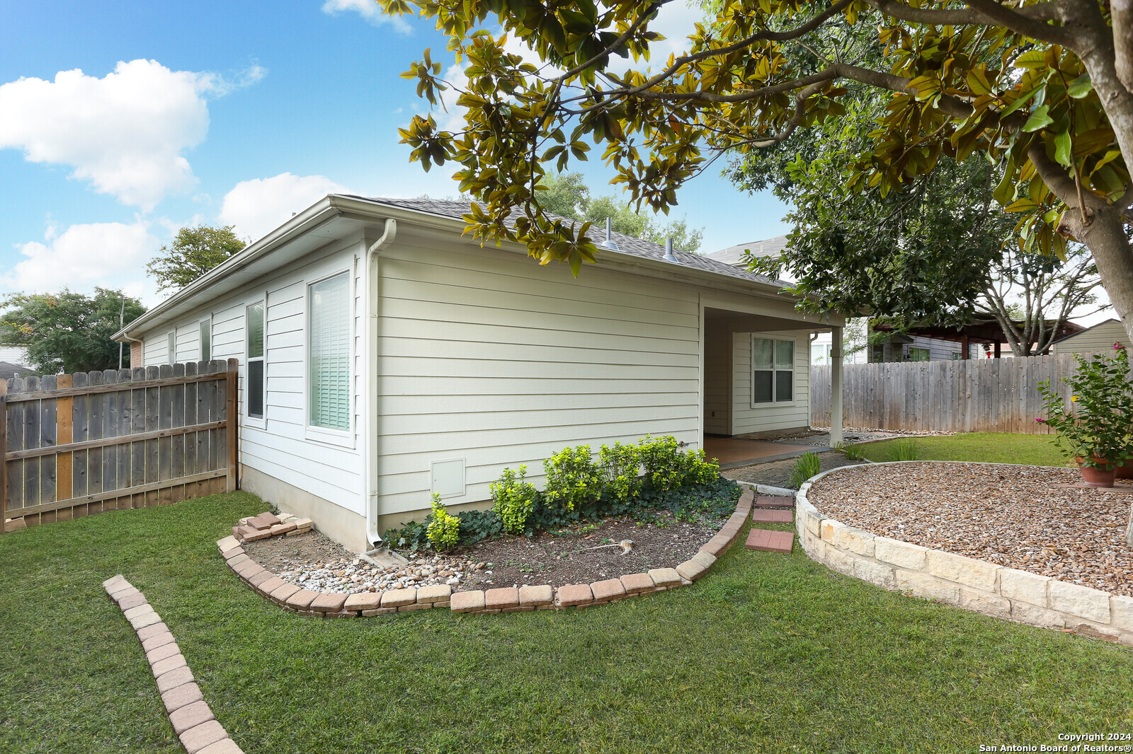 1615 Rainy Brook