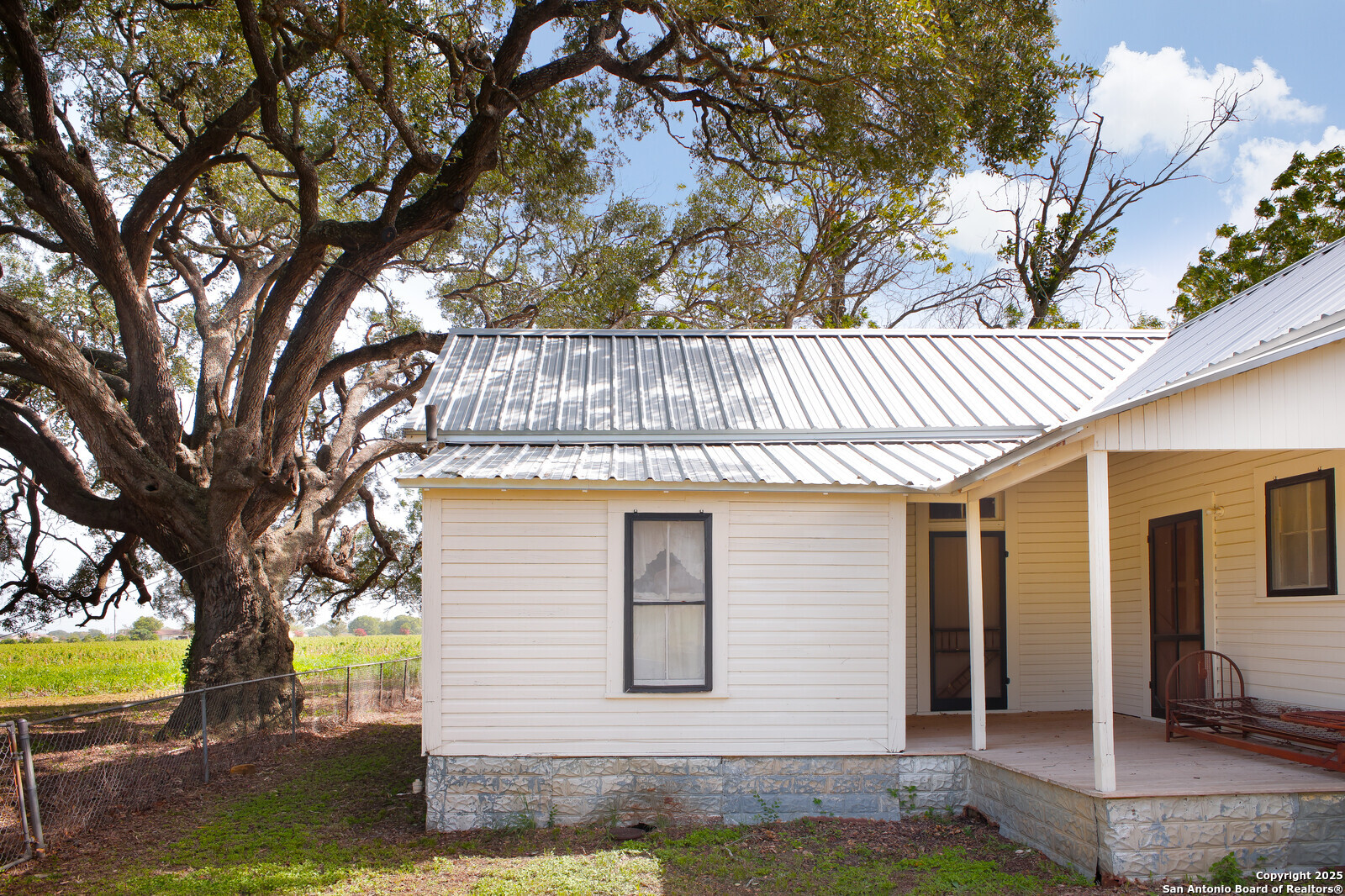 4901 Lower Seguin