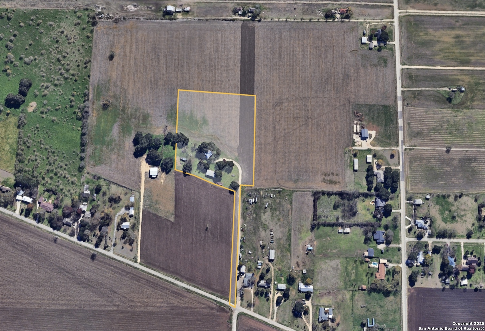 4901 Lower Seguin