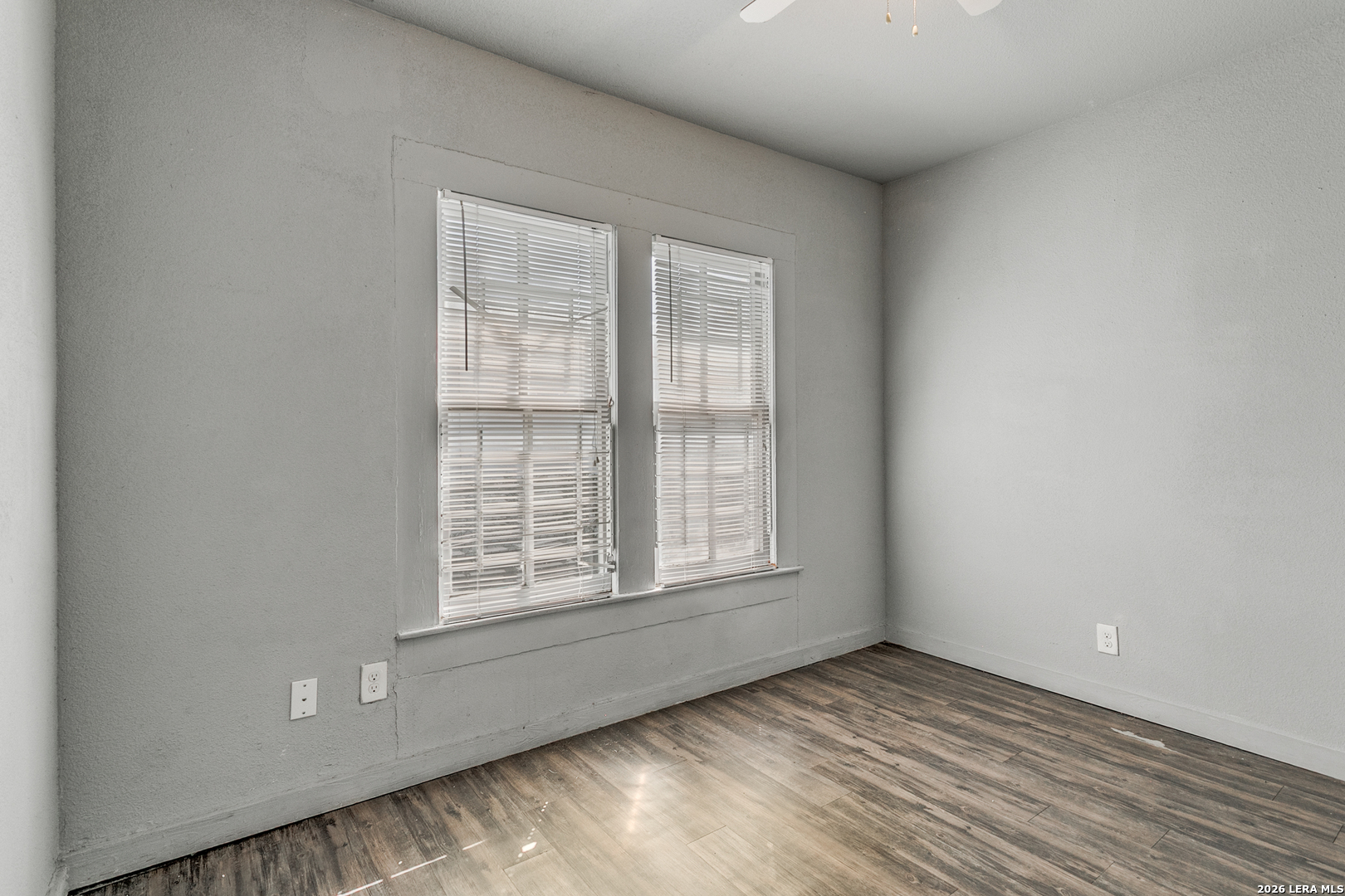 1526 Burnet