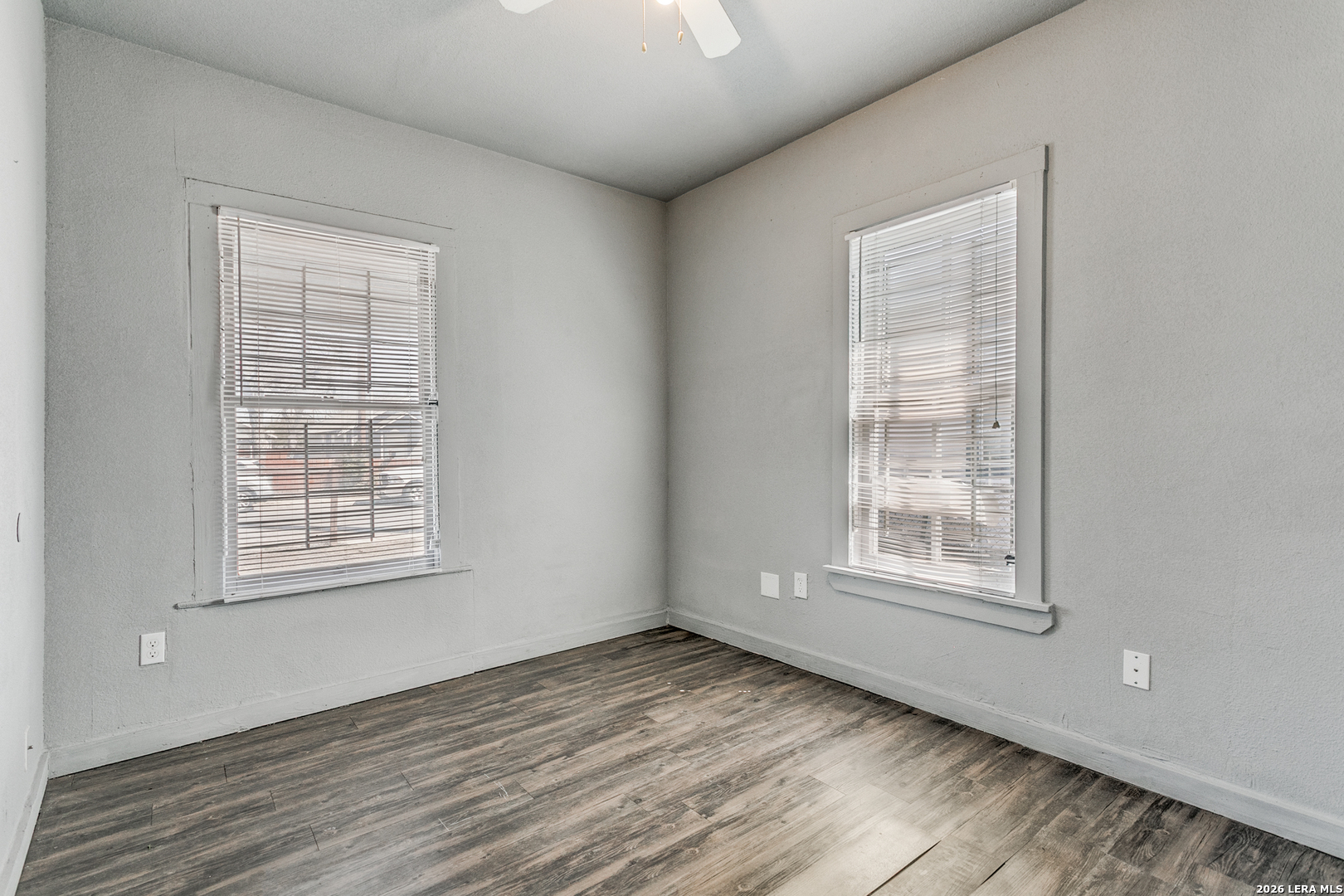 1526 Burnet