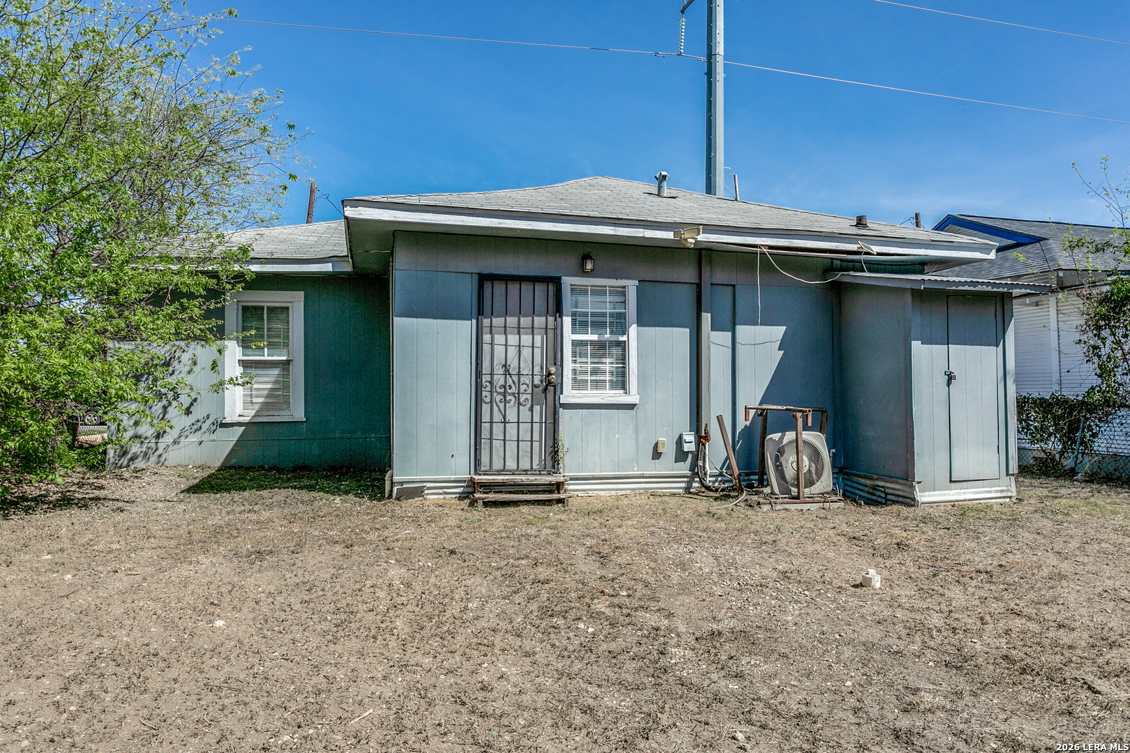 1526 Burnet