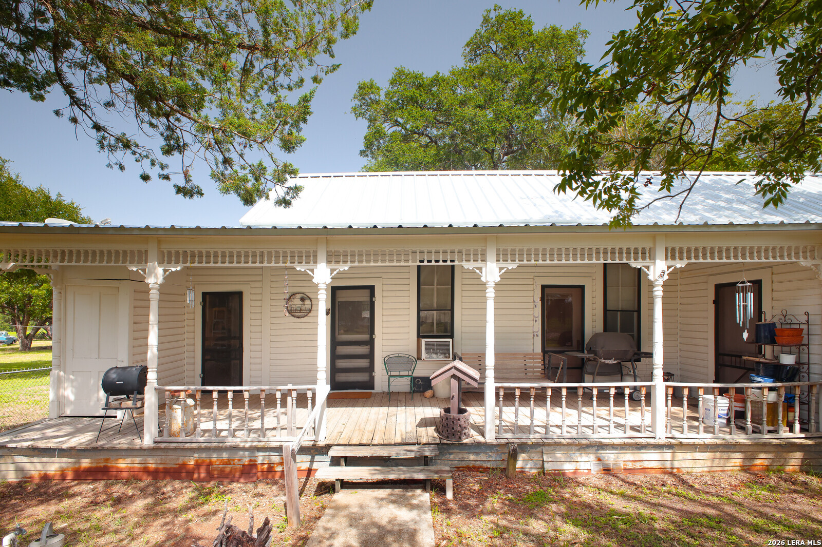 4901 LOWER SEGUIN (5 Acres) RD