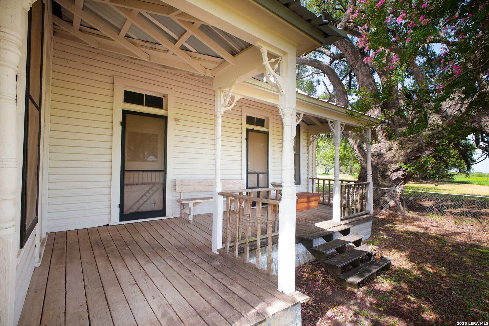 4901 LOWER SEGUIN (5 Acres) RD