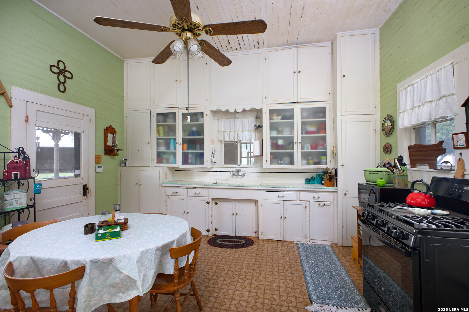 4901 LOWER SEGUIN (5 Acres) RD