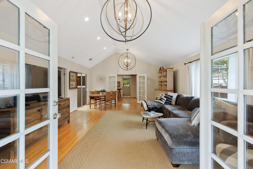 1045 Riopelle Court