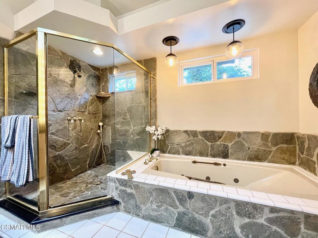 1045 Riopelle Court