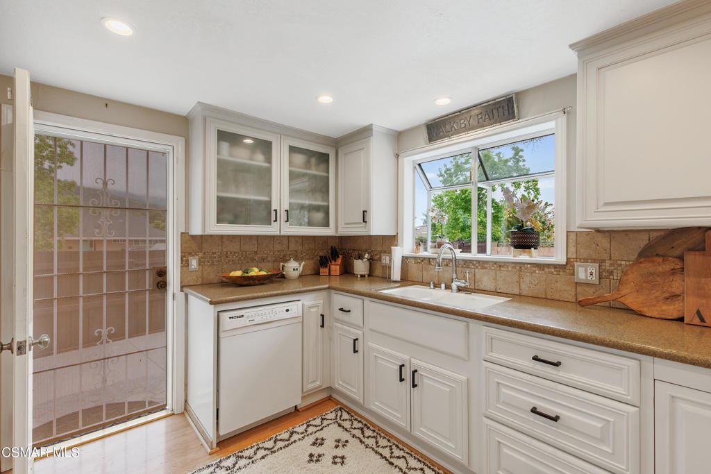 1045 Riopelle Court