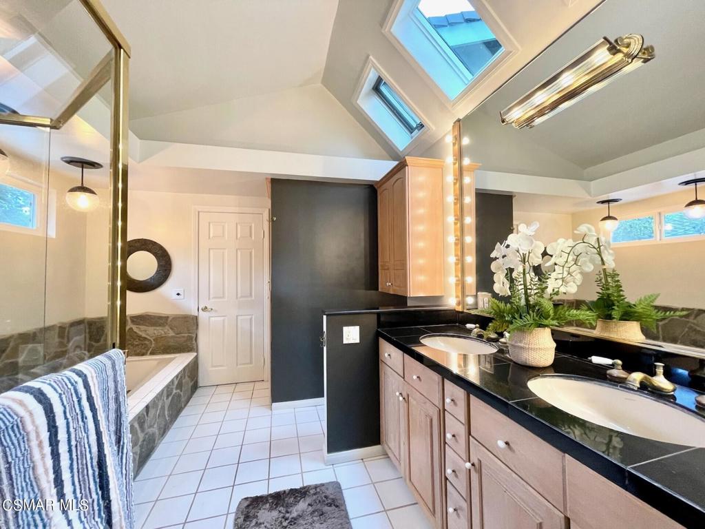 1045 Riopelle Court