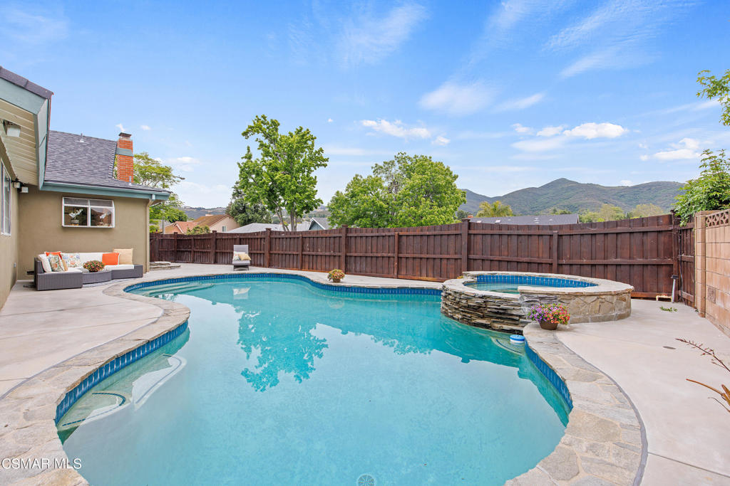 1045 Riopelle Court