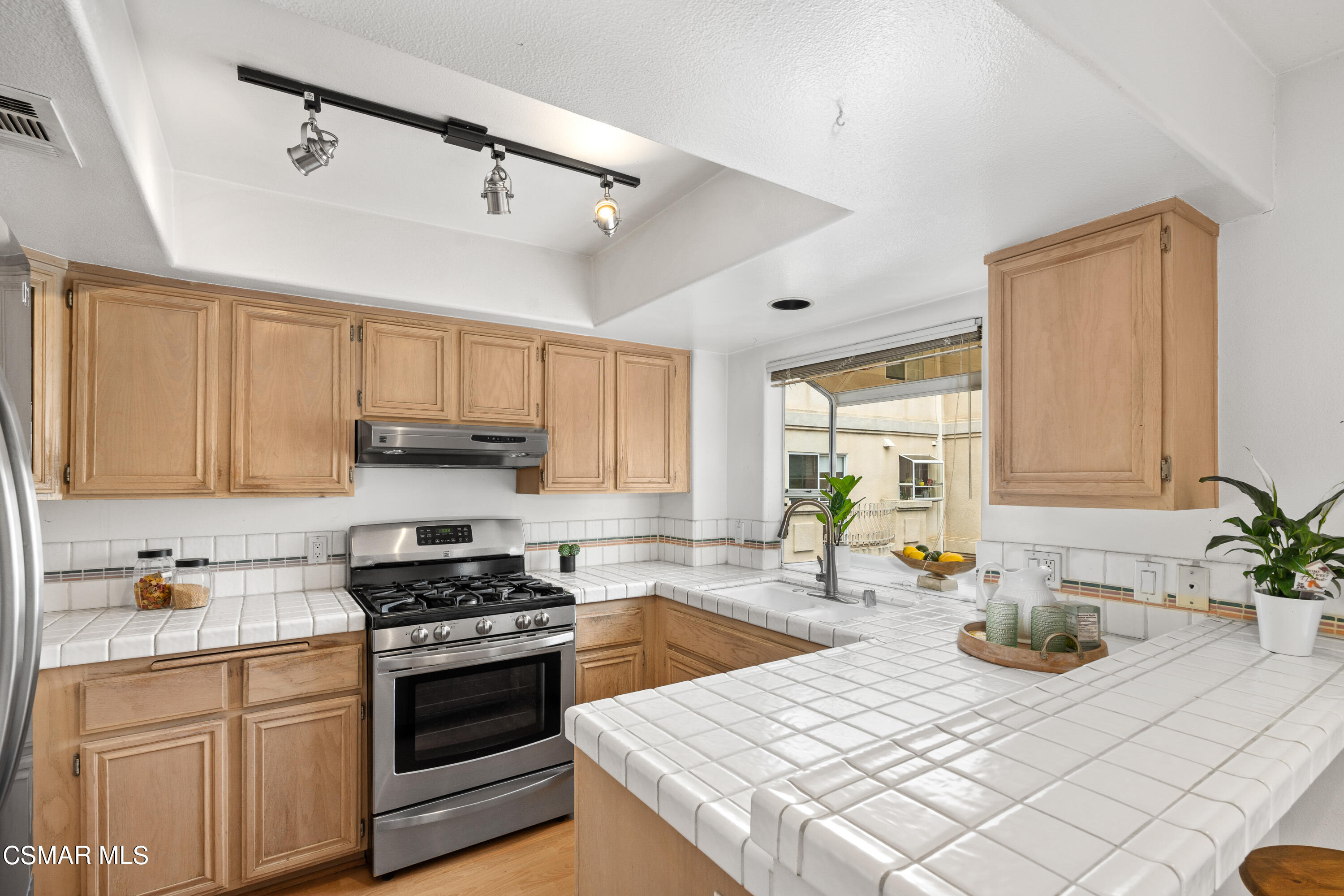 5340 Las Virgenes Road, 2