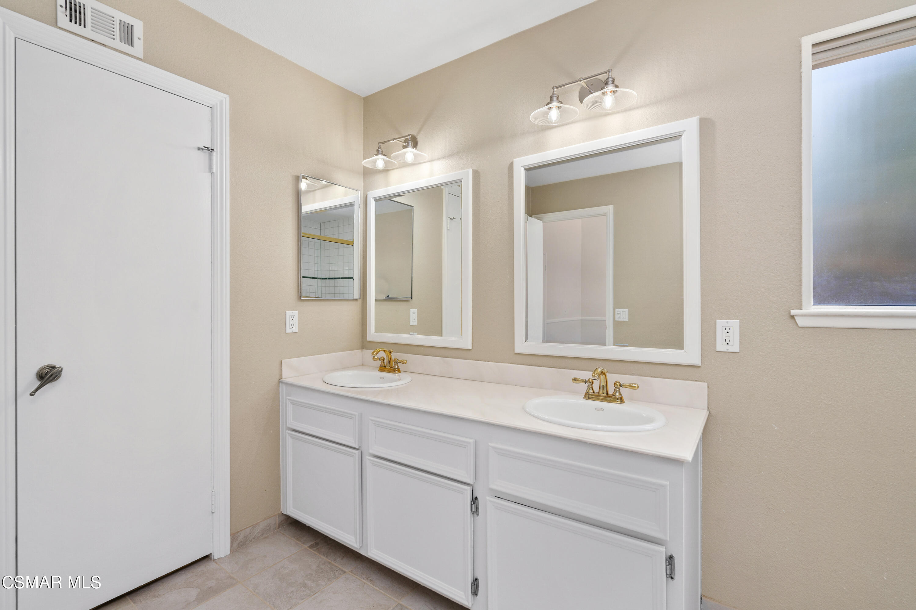 462 Raindance Street