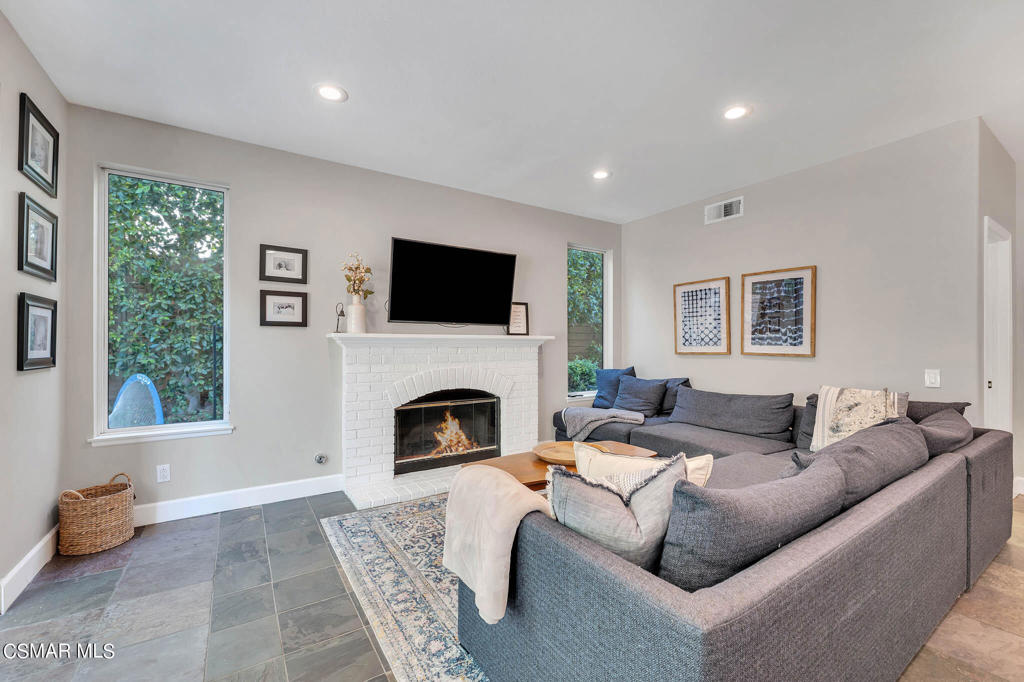 2485 Whitechapel Place