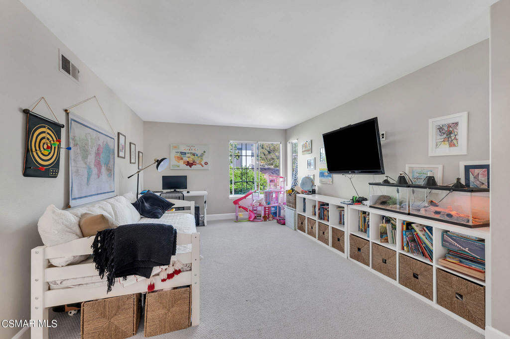 2485 Whitechapel Place