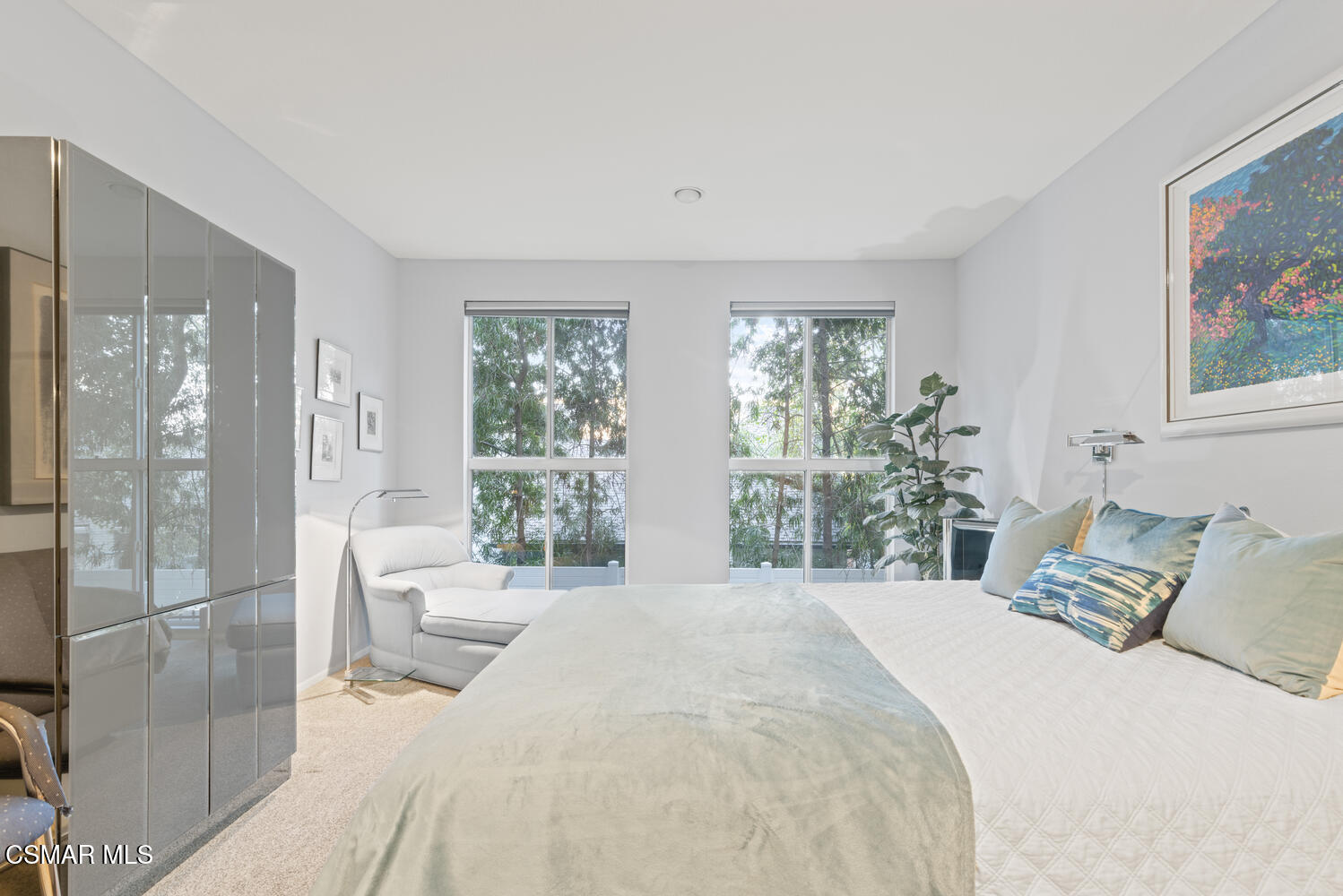 4949 Genesta Avenue, 214