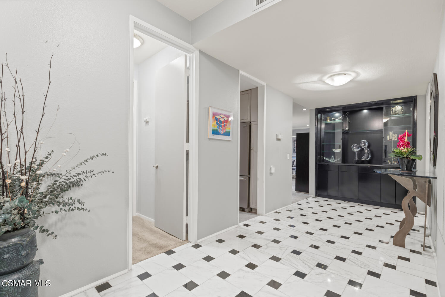 4949 Genesta Avenue, 214