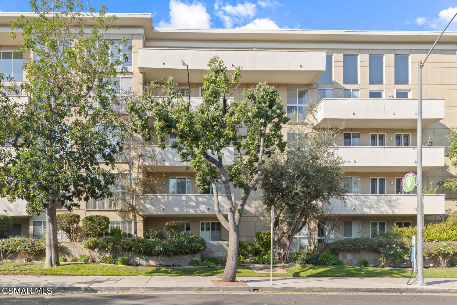 4949 Genesta Avenue, 214