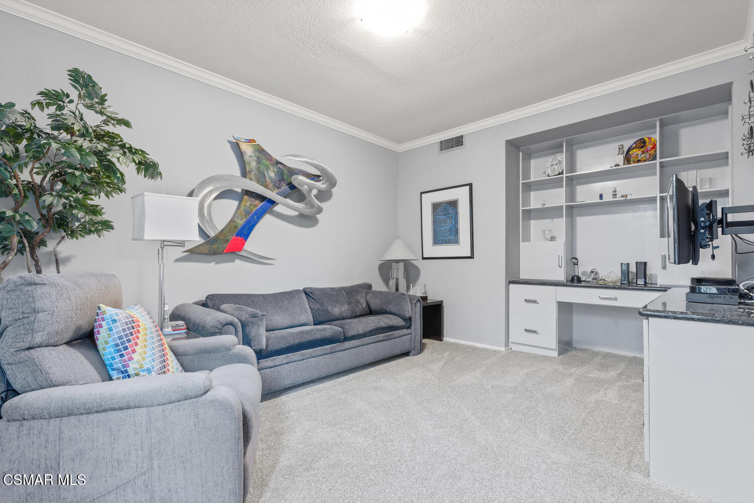 4949 Genesta Avenue, 214