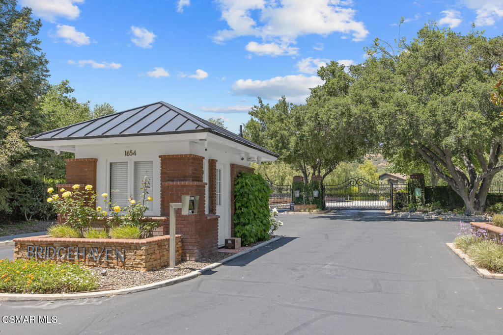 1615 Vista Oaks Way