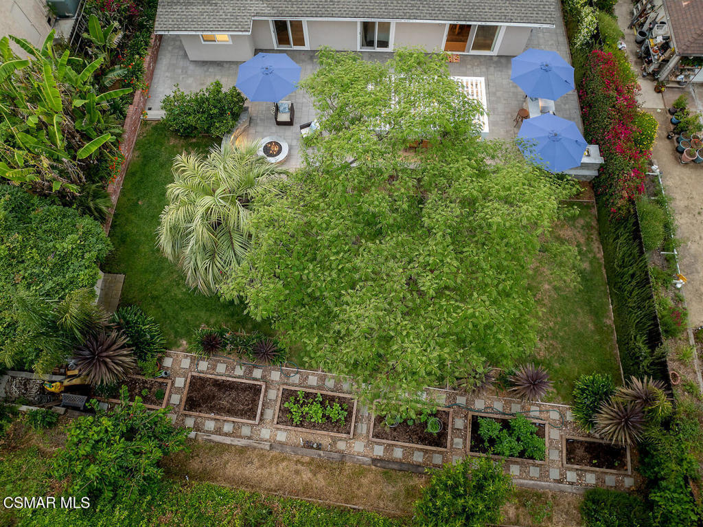 40 Dickenson Avenue